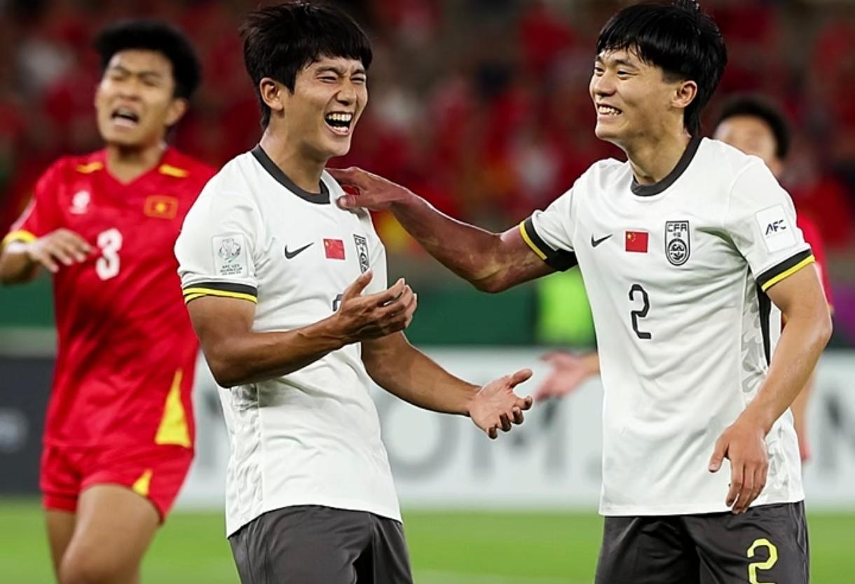 国足U23要是真能拿下亚洲杯冠军，大家肯定会琢磨三件顺理成章的事：安东尼奥顺理成