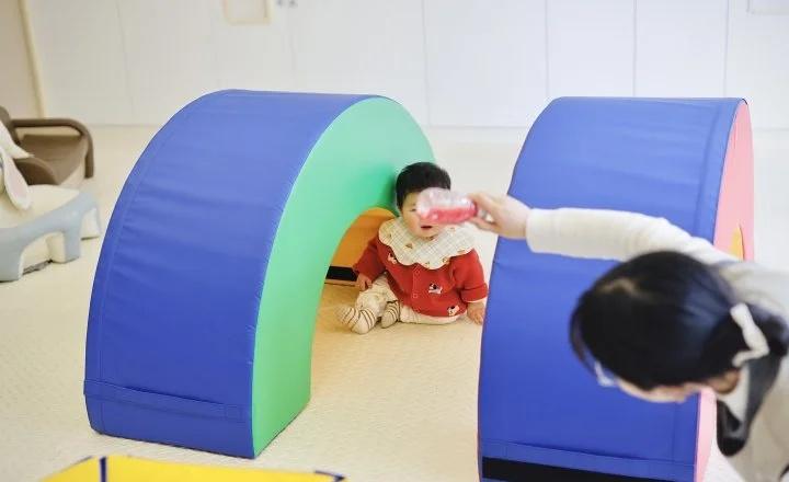 杭州5个月的宝宝也能入托
今年春天，杭州在5个区开设面向1~2岁宝宝的“托小班”