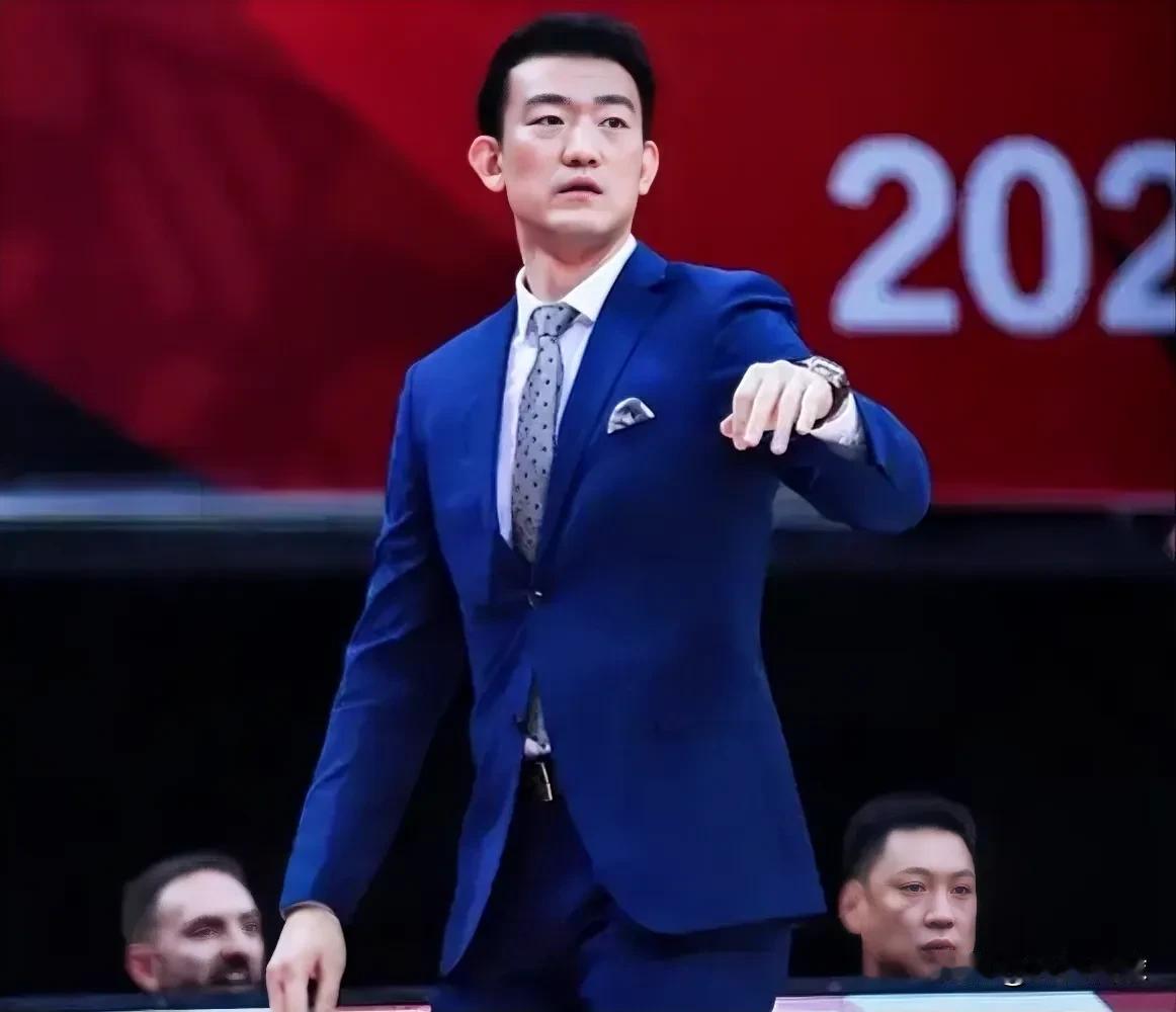 广厦53分不敌广东，王博赛后批评这6人表现不合格是输球主要原因！
1、胡金秋状态