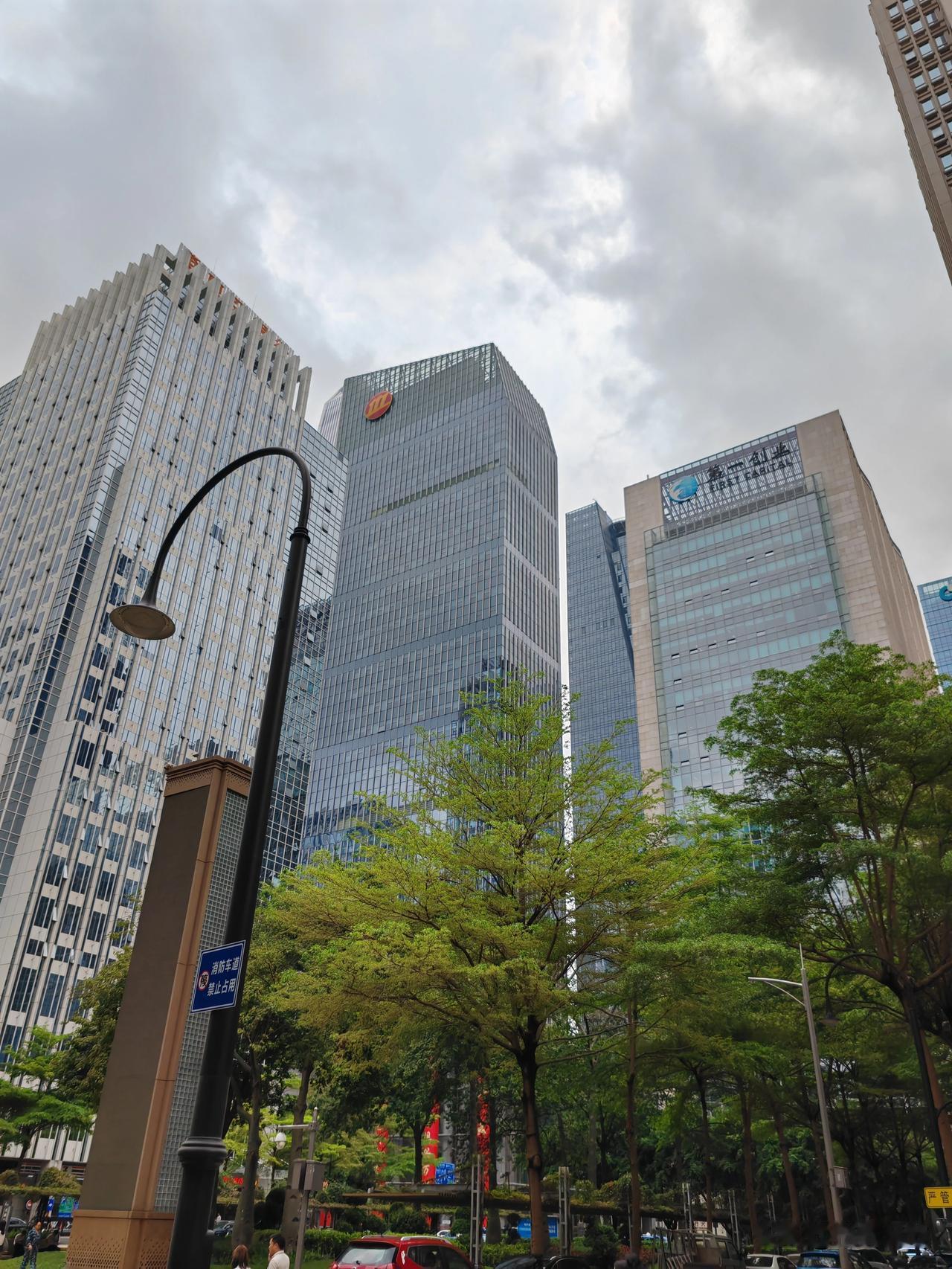 职场上的某些人，真的一言难尽。
最近，我经常接到某保险公司的推销电话，不下二十次