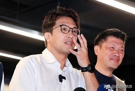 民进党台北市长参选人沈伯洋今（13日）在社媒发文称，我最近跟香港好像很有缘，去年