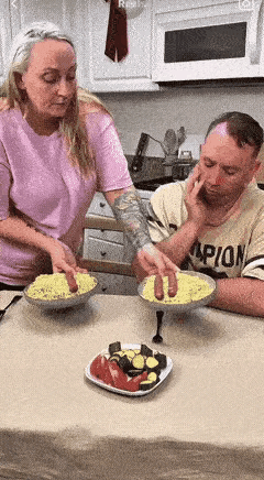 扒开表象才见真实，被表象迷惑，往往就错过了真实。