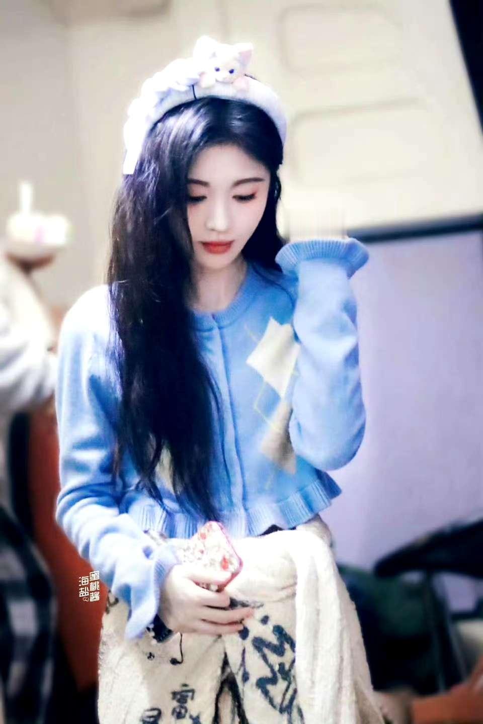 #新浪娱乐[超话]##明星冬日针织衣穿搭look# 明星冬日针织穿搭公式，每一套