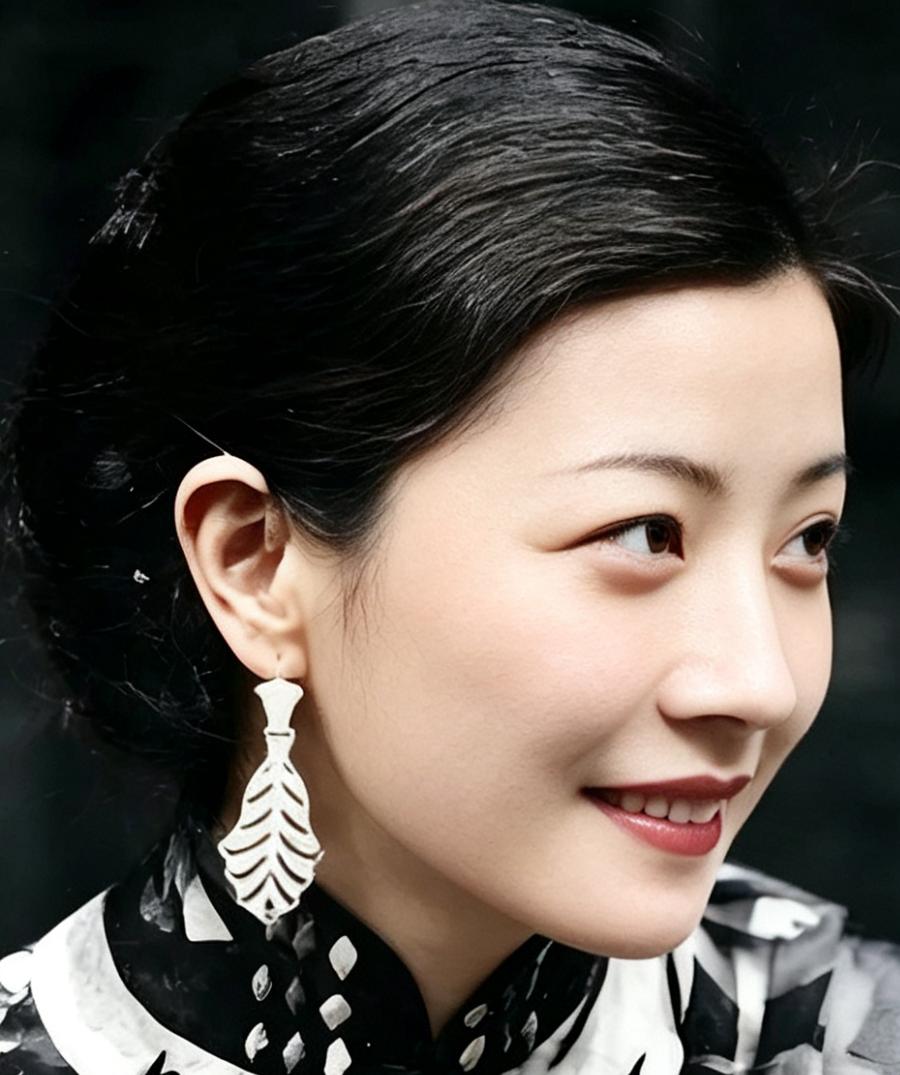 民国美女阮玲玉：艳绝银幕，悲情红颜
民国影坛传奇阮玲玉，眉眼含愁却艳光四射，凭灵
