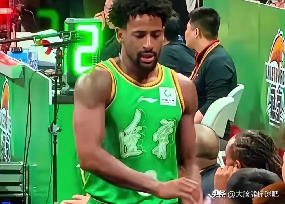 今晚打吉林，很可能决定布罗金顿跟哈维的去留！
今晚辽宁要客场挑战吉林，这场比赛对