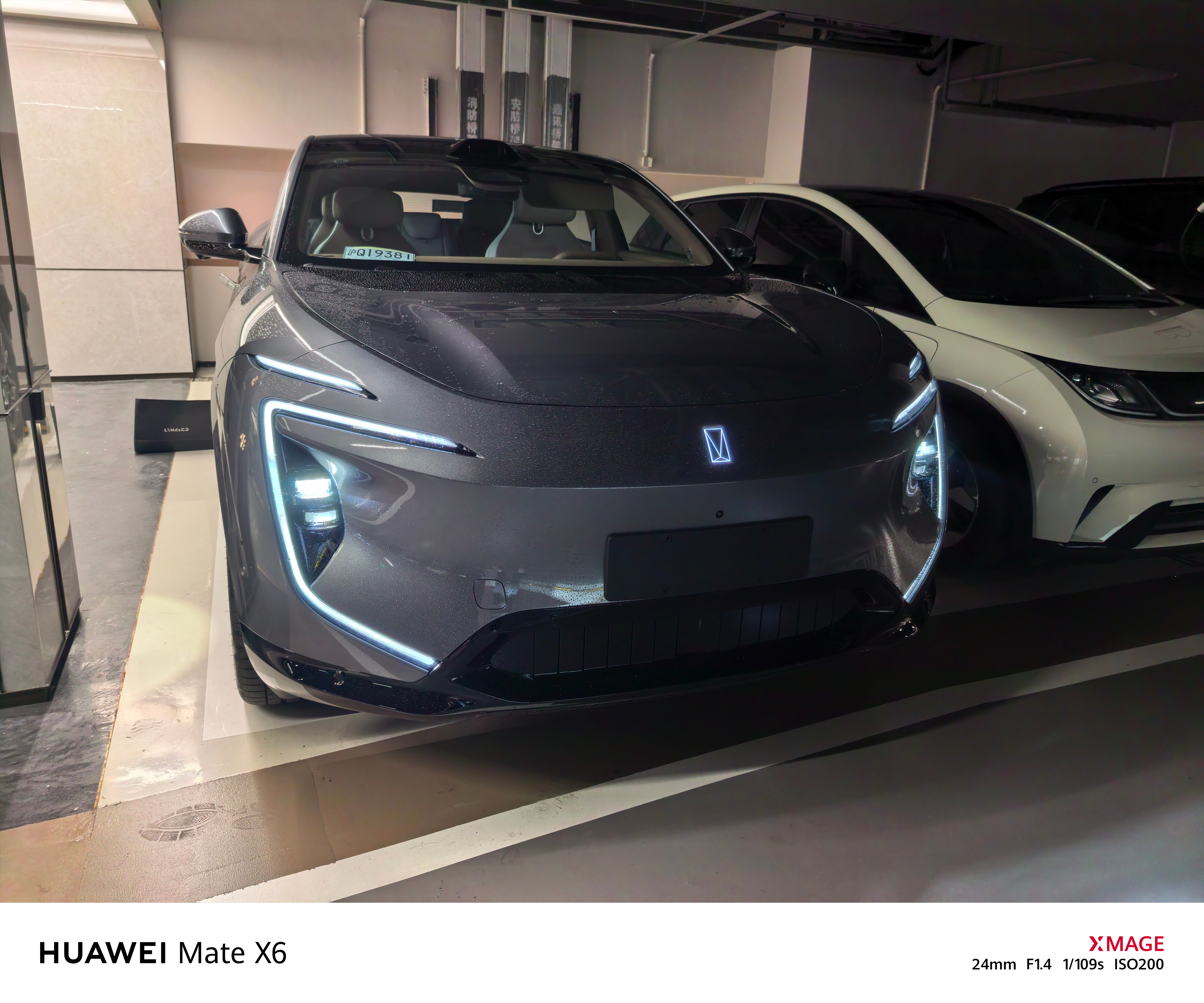 把塔子07开回家有个朋友说这车漆怎么变色包变的，超好看 