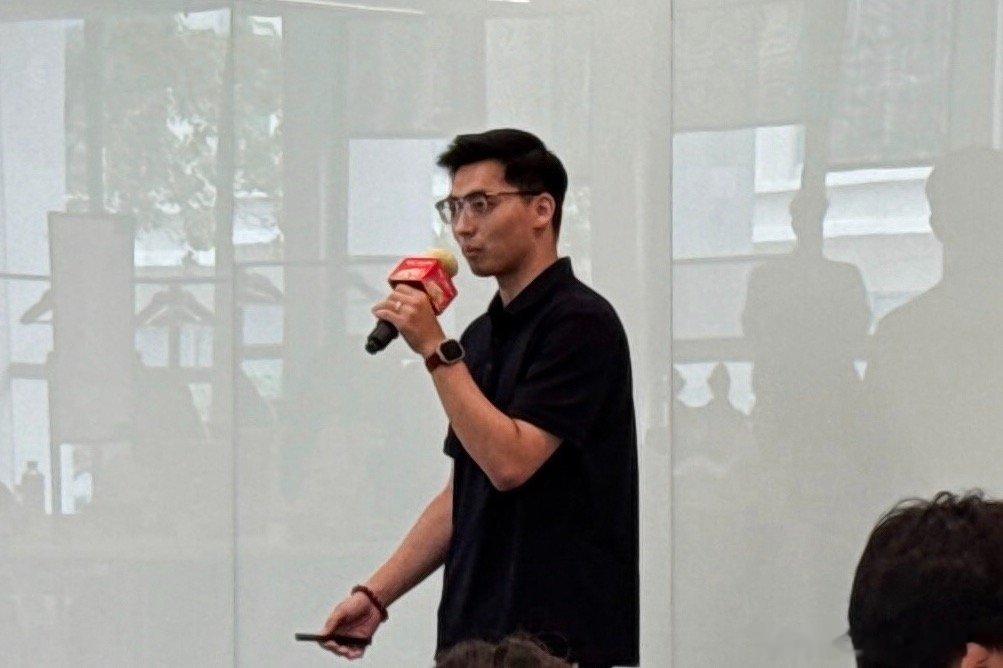 这个男人迎来了他最佳的观赏期瘦成陈靖可了