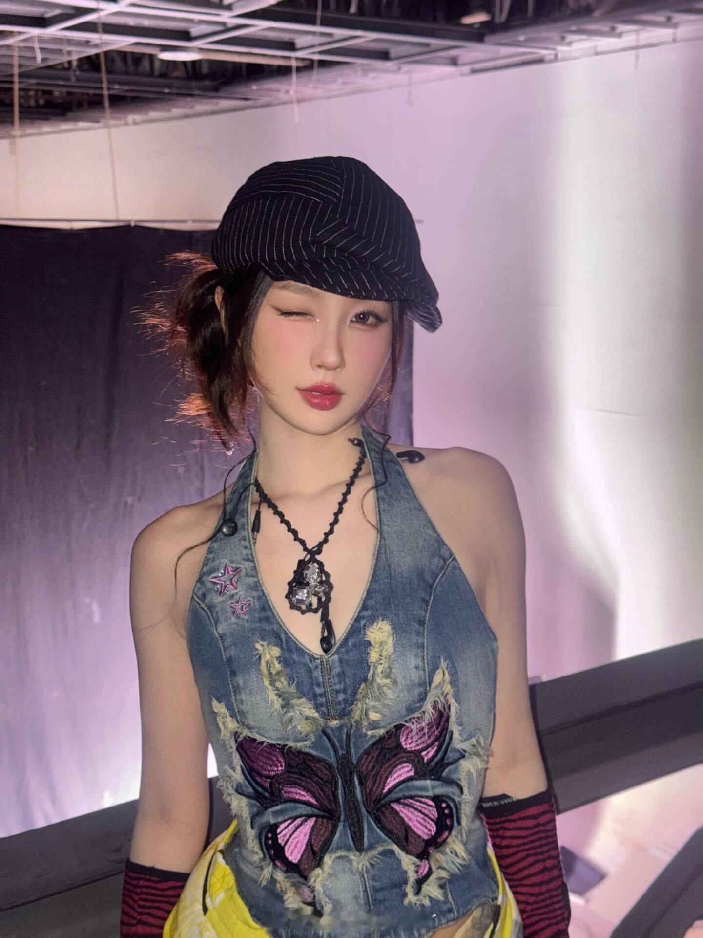 虞书欣ins营业啦，美而萌之 