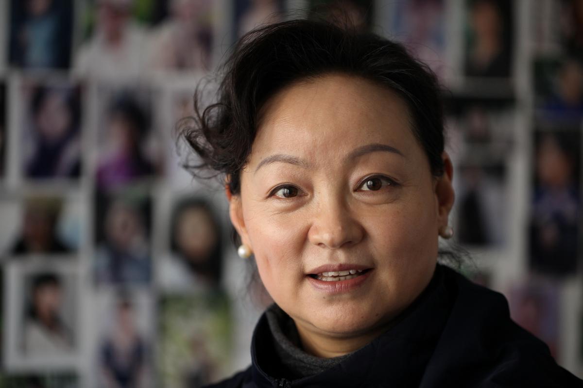 他们应该演一回母子，亲母子也没有这么像，如果说他们是亲娘俩，估计没人会反对。
