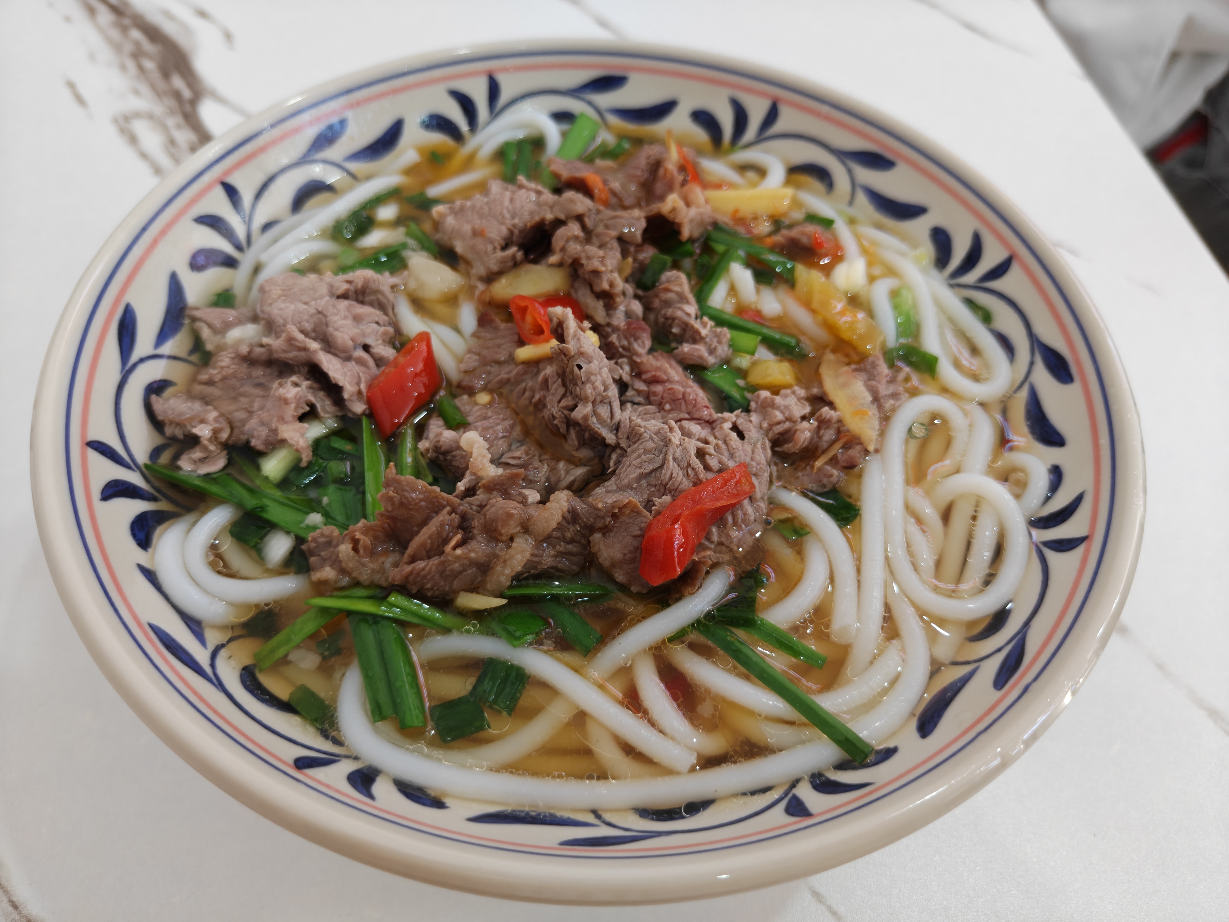 早，今天吃鲜切牛肉粉，13元 