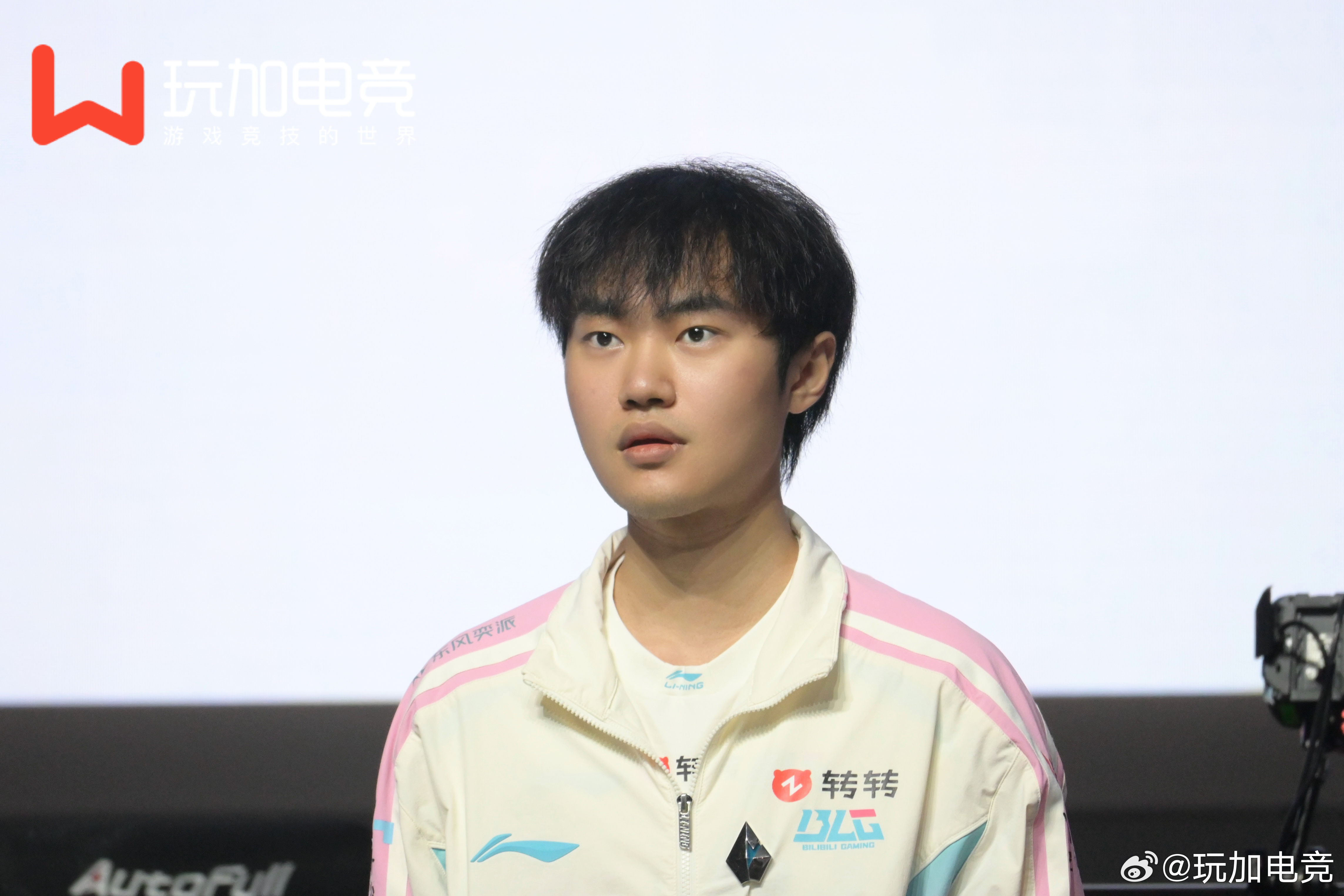 Knight获FMVP。BLG碾压TES，一穿五夺冠。Knight夺得FMVPB