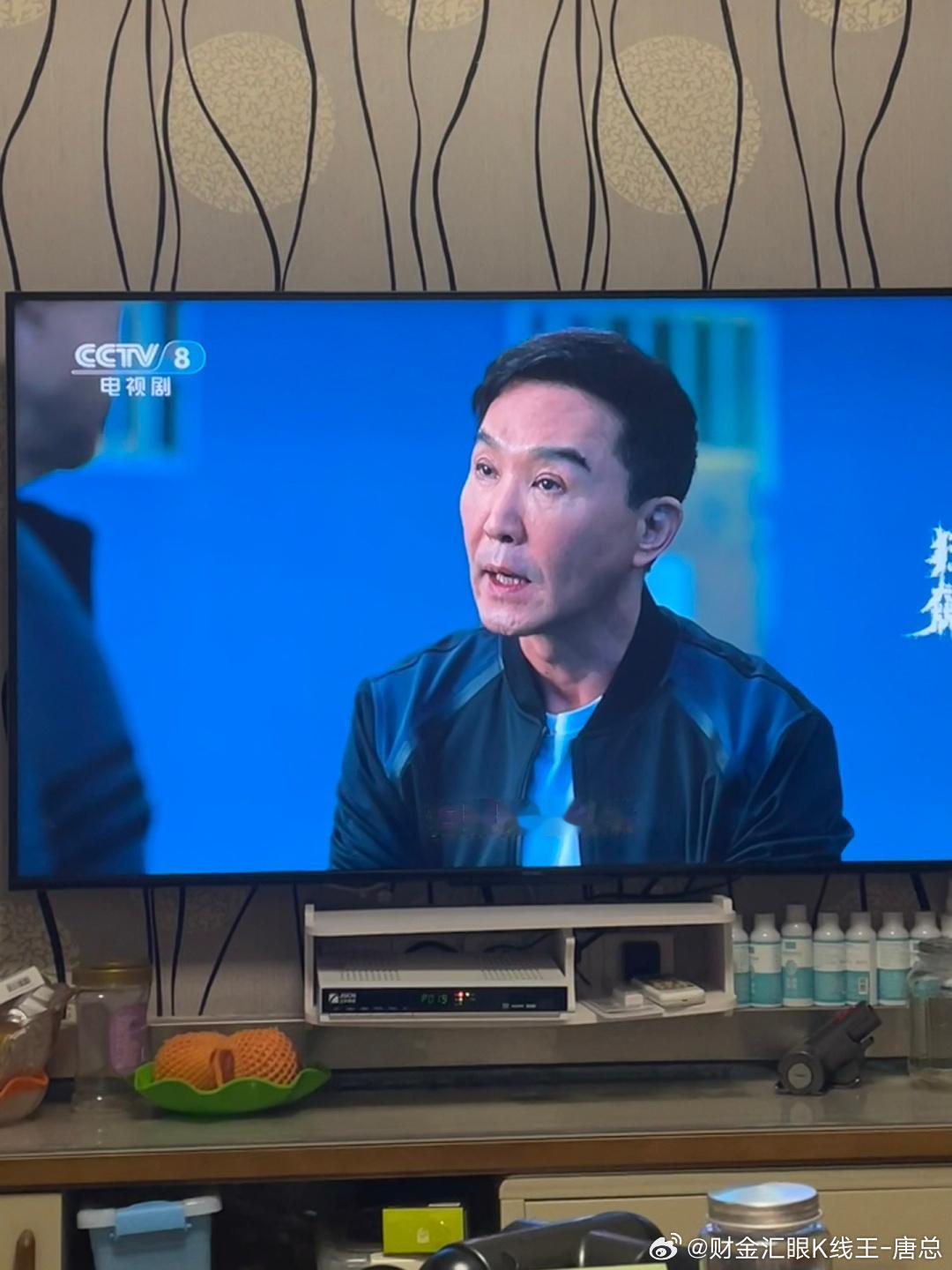 晚饭在爸妈家吃的，现在陪爸妈看看电视，感觉还不赖财金汇眼k线王-唐总