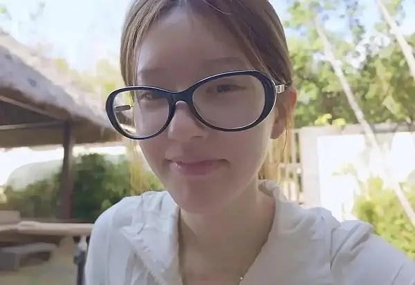 赵露思今日份直播状态 