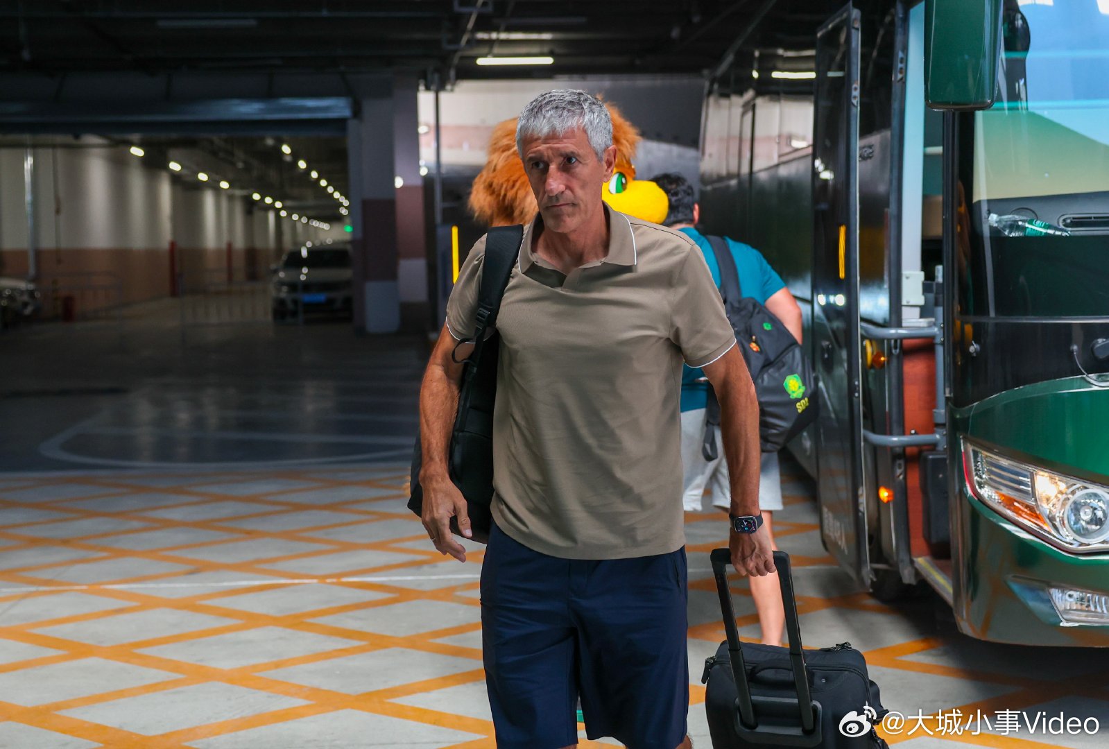 【法比奥回应国安夺冠，国安将士感谢前任教练组】12月6日，据媒体人陆洋报道，在足