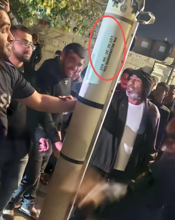 一颗未爆导弹，戳穿以色列同意停火的真相
 
终于知道，以色列为什么会同意停火了。