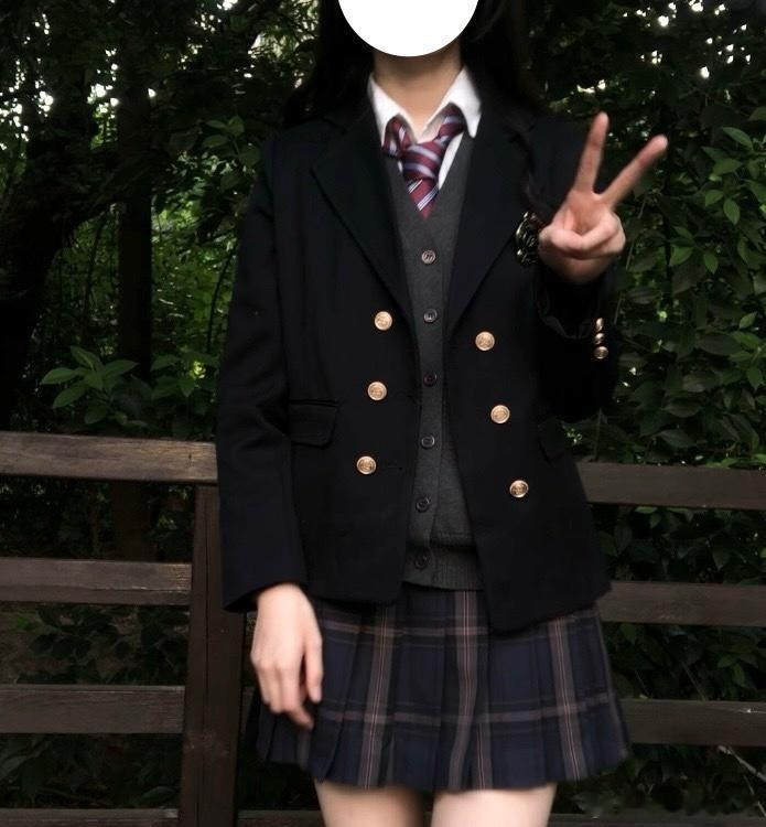 jk[超话]  jk这样拍！动起来才更出片！！上衣：竹穗中学下裙：曦川女子   