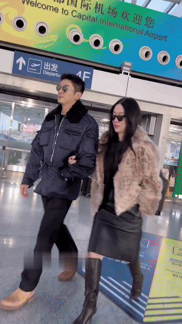 最佩服霍思燕，拽死了，把又高又帅又年轻的杜江揽在臂弯里，不比拎什么名牌都过瘾，就