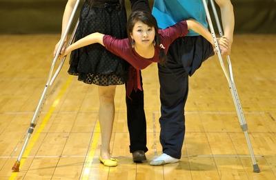 假肢舞者廖智第四胎女儿出生 假肢舞者廖智第四胎女儿出生，这消息太让人感慨。200