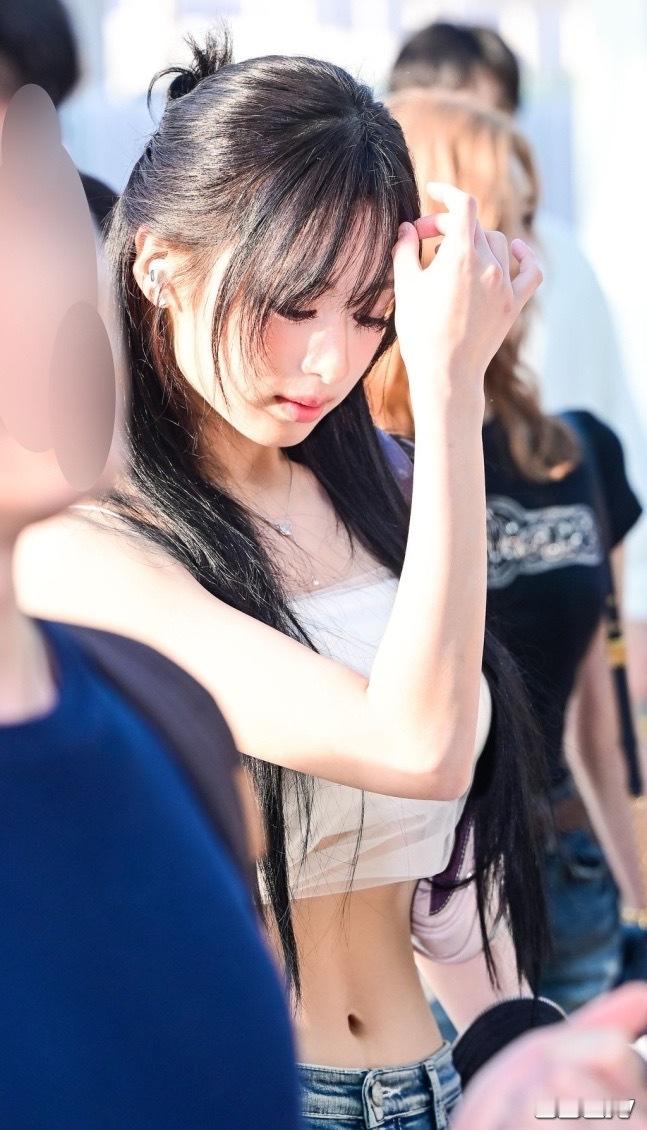 投稿  郑雅贤 新闻图 阳光落在她身上 