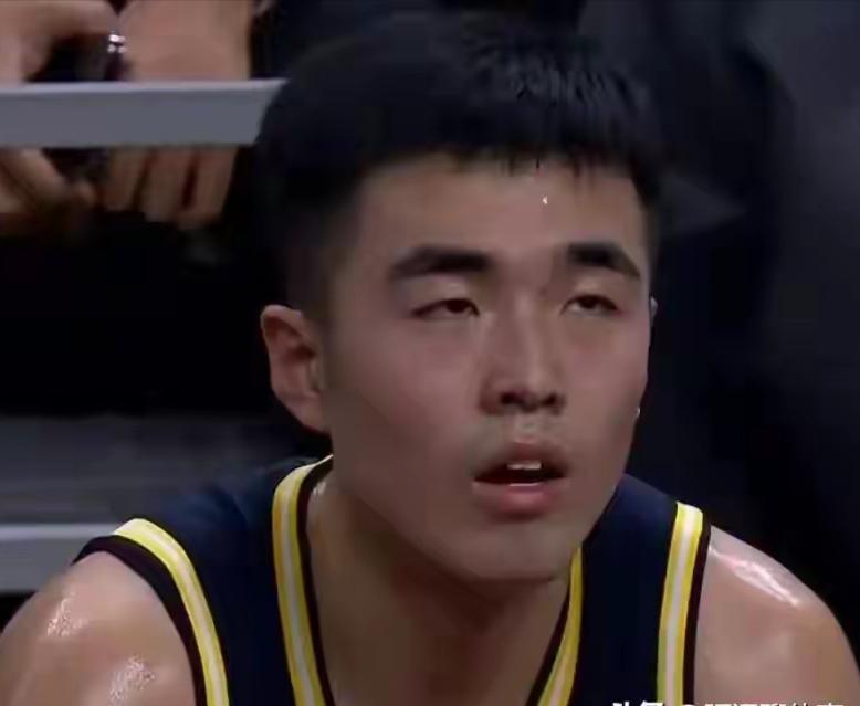 实至名归！张文逸斩22分4篮板，拿下本场比赛MVP
 
广东对阵墨尔本老虎的热身