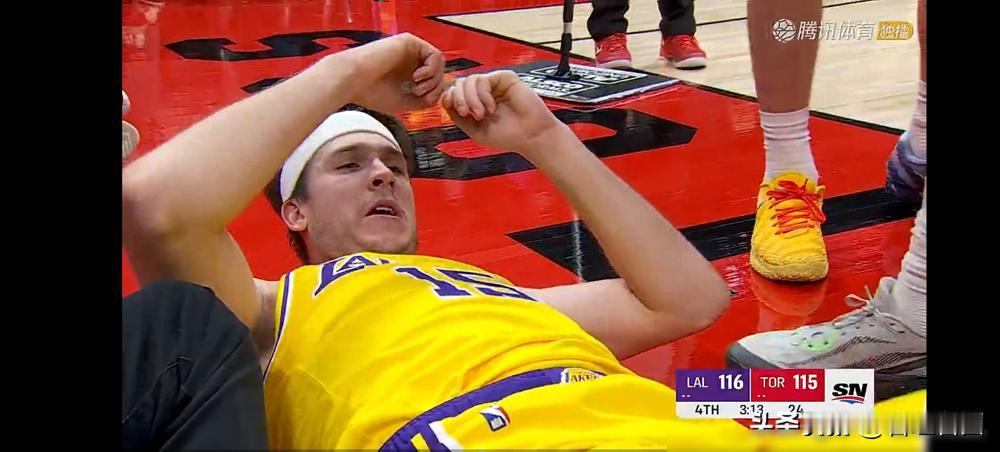 里夫斯狂砍40+，八村塁绝杀猛龙！
湖人客场打猛龙最后一秒，詹姆斯吸引俩防守球