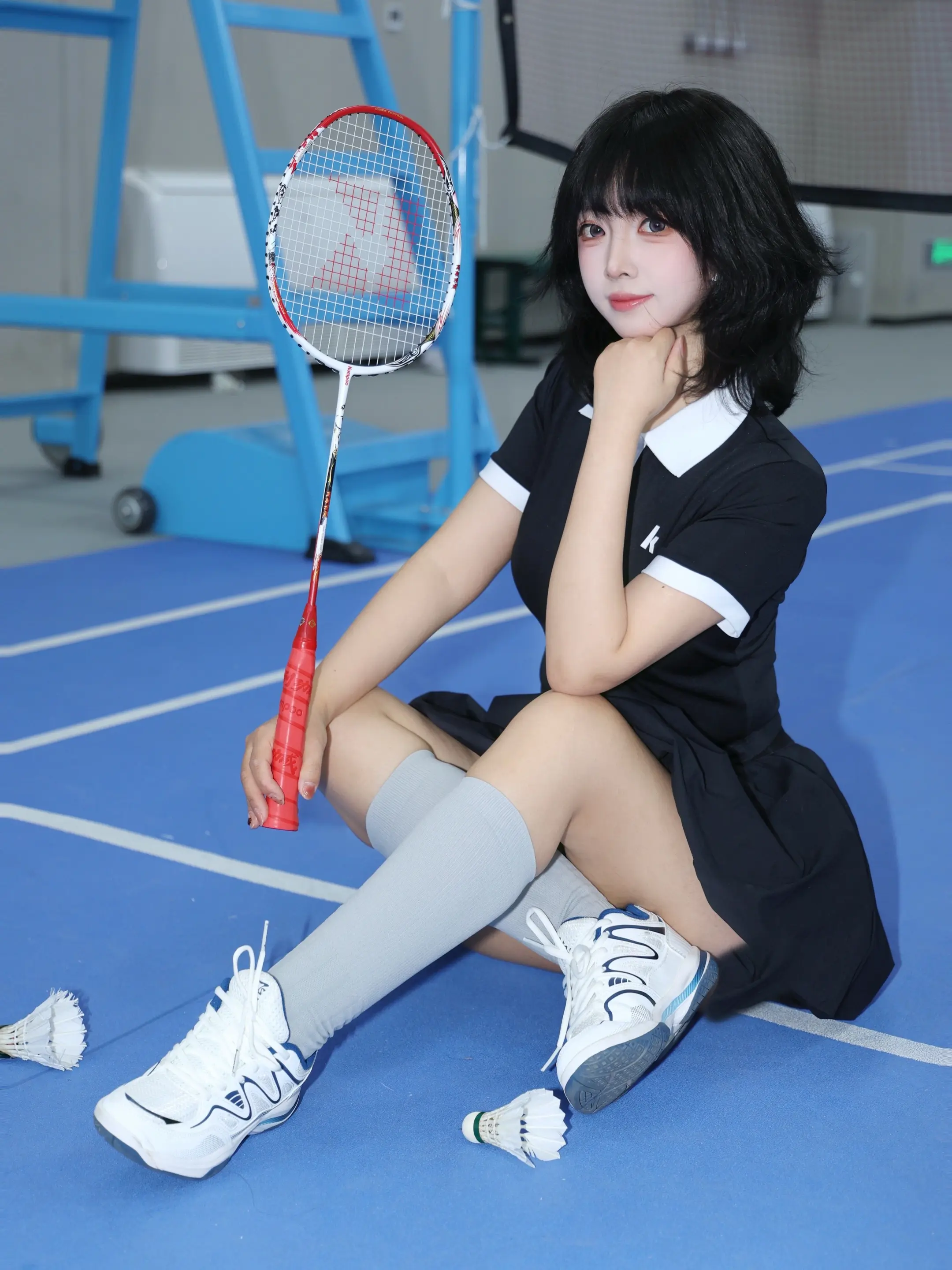 你负责后场爆杀，我负责前场装傻。羽毛球🏸新年就得红球拍