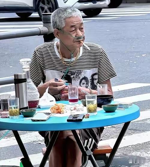 不管明天咋样？吃活不落下[捂脸][捂脸]