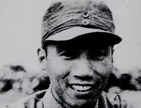 1941年，一个国军团长拖着山炮营投了新四军，重伤垂死被张爱萍硬给救活，谁都没想