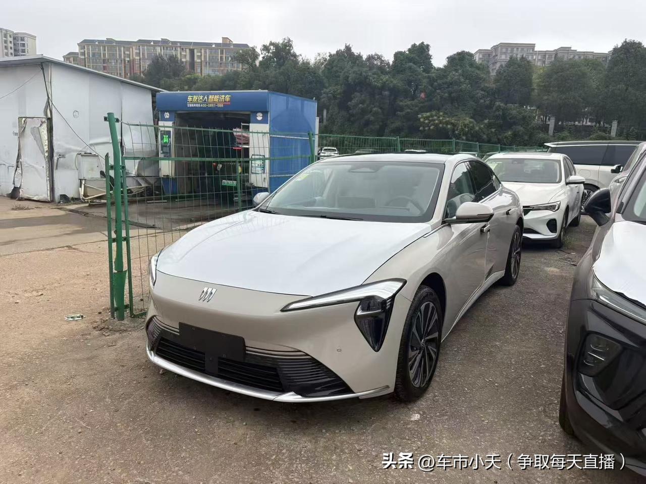 从现在到明年的3月，国内新能源车型的供应会受到一定影响。原因是从明年4月1日起，