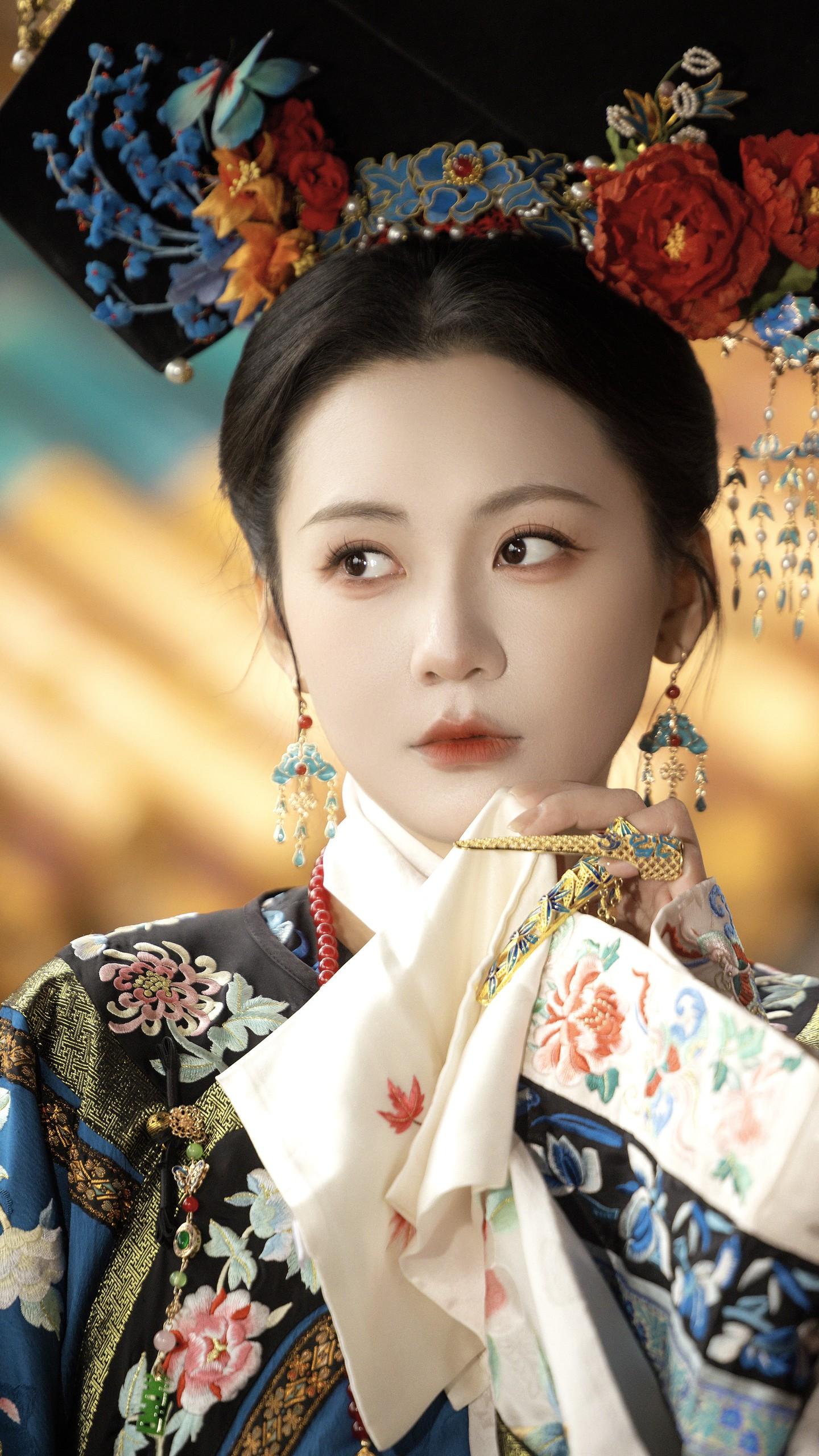 入宫以后的日子难熬啊。客片营业 客妹眼神很到位～