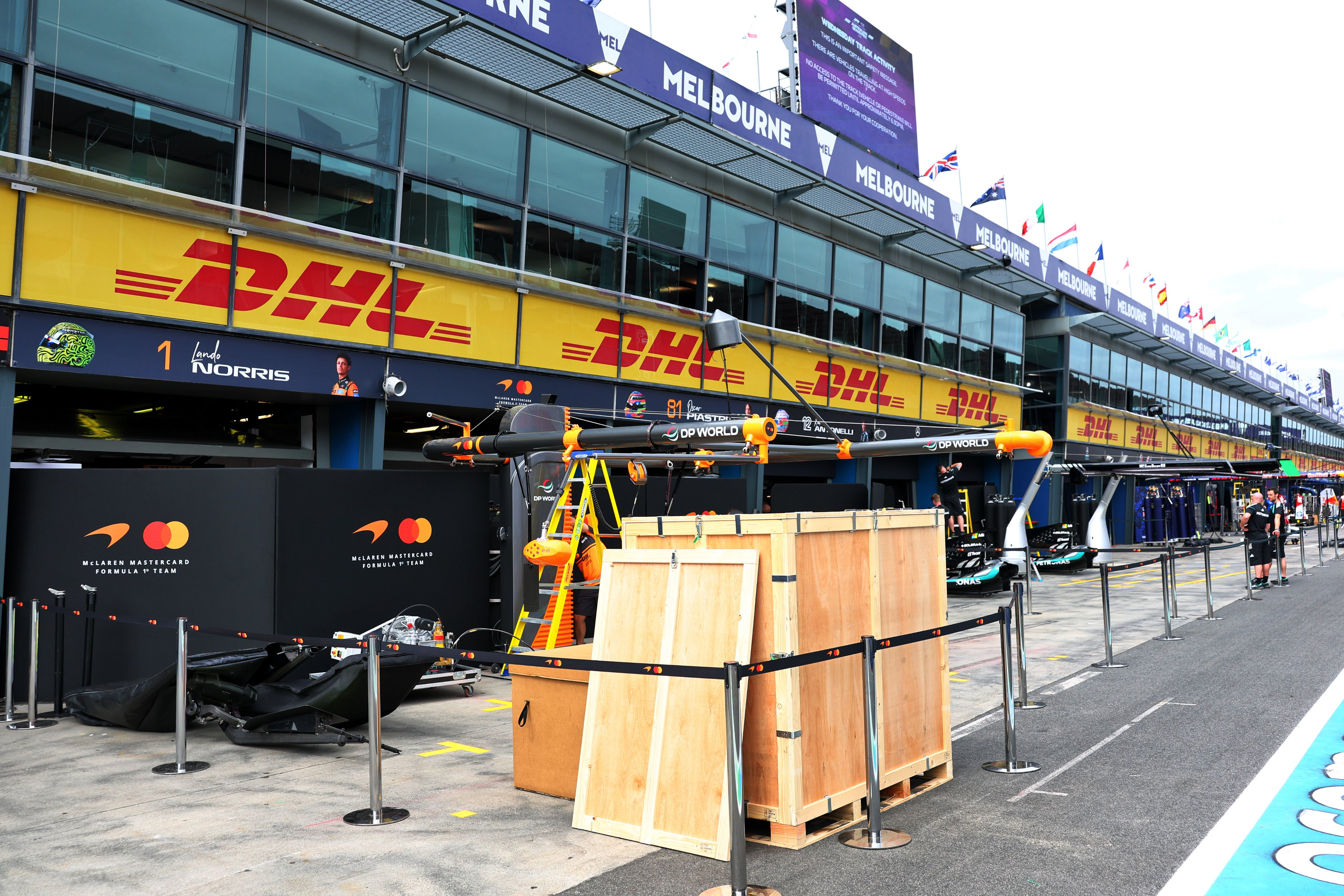 f1 受中东局势影响，航班运行出现大面积中断。基于这个不可抗力的因素，FIA决定