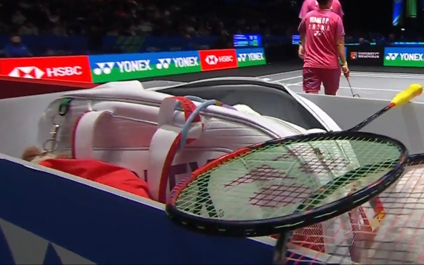 黄东萍的球拍和球包，新球包好好看，77pro也很好 