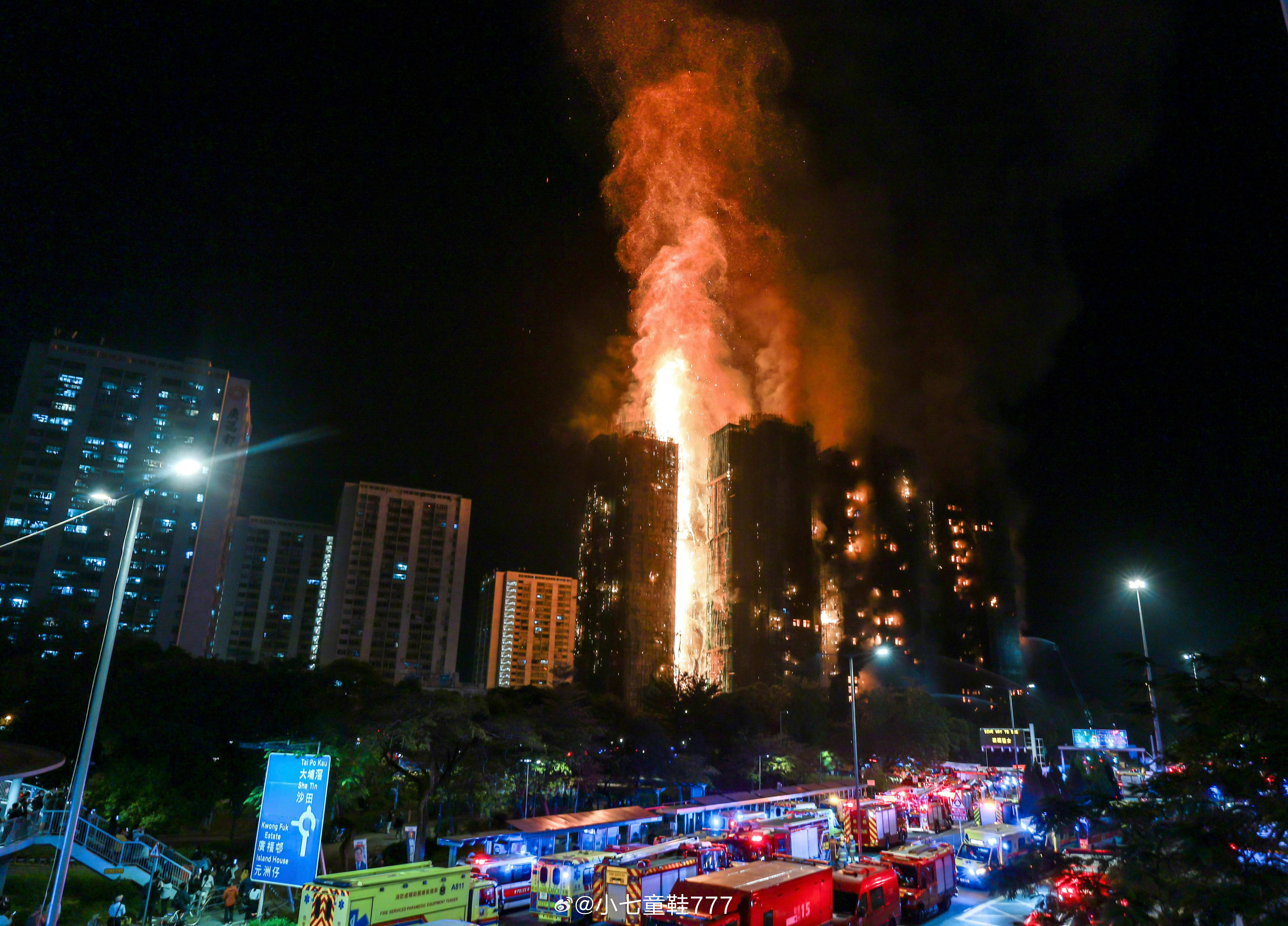 香港火灾救援最新消息据央视新闻消息，截至22时，香港大埔火灾已造成75人遇难，另