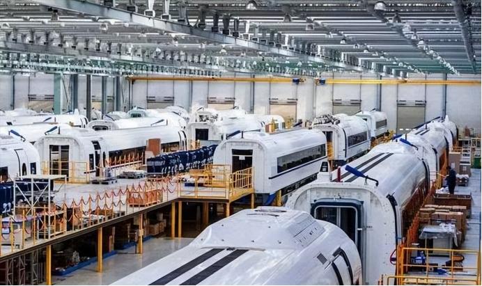 2017年，菲律宾从中国购买了48节高铁车厢，不到一星期就要退货，结果一查，原来