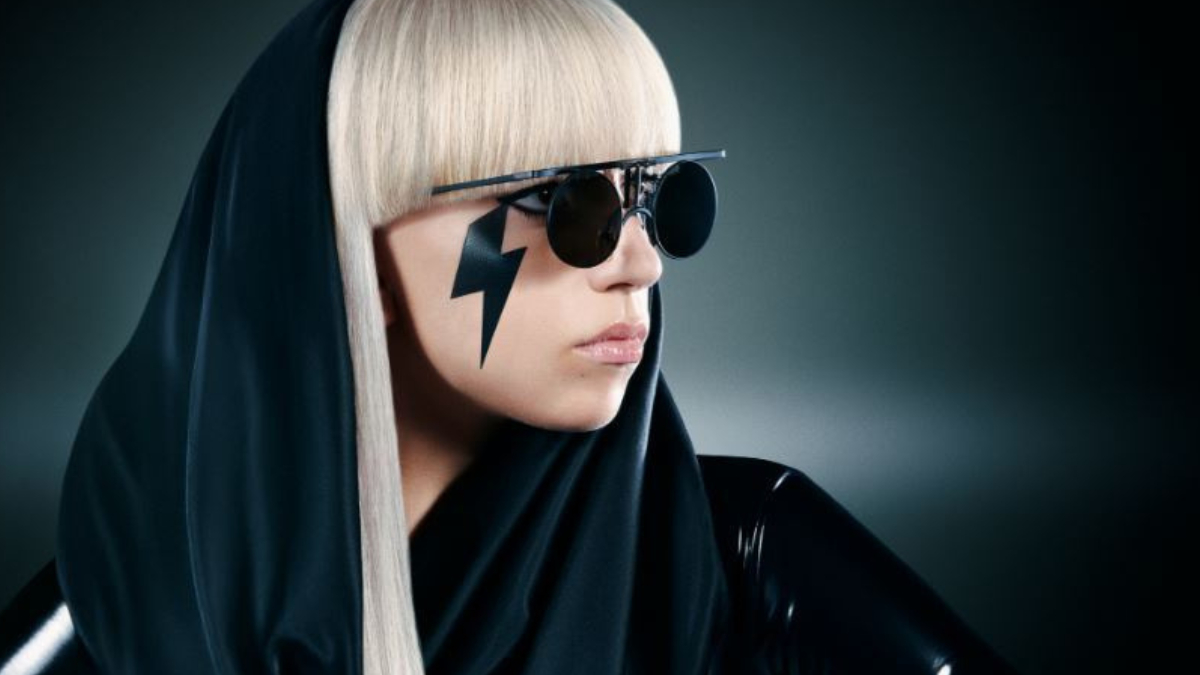 【18周年】18年前的今天，Lady Gaga 发行了神专『The Fame』！