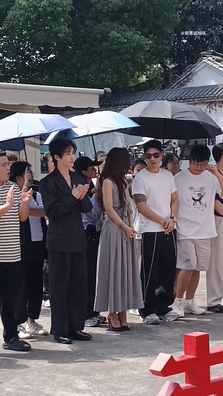 辛雨锡新剧开机辛雨锡带着新剧本来了辛雨锡新作《危机十日》正式开机，一人包揽编剧、