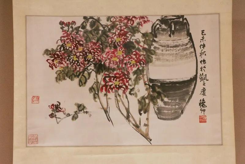 张大千在艺术上的造诣不可否认，但他的一些行为确实存在争议。如果没有钱权名，那些所