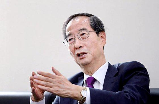 尹锡悦没有被罢免，但是被变相政变架空了。韩国执政党人民力量党表示，韩国总理韩德洙