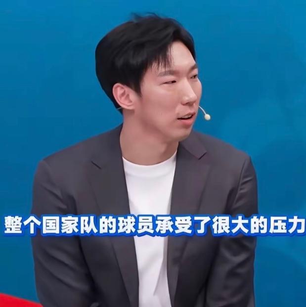 看到周琦对中国男篮的点评，
真是震慑我一个球迷的三观！

第一：你有什么资格去贬