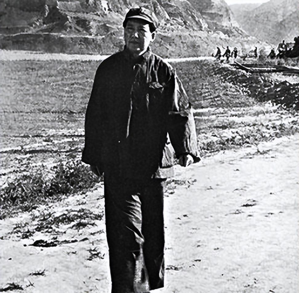 阅读本文前，您可以点击关注成为铁粉，这样才能每天第一时间收到最新的文章推送，免费