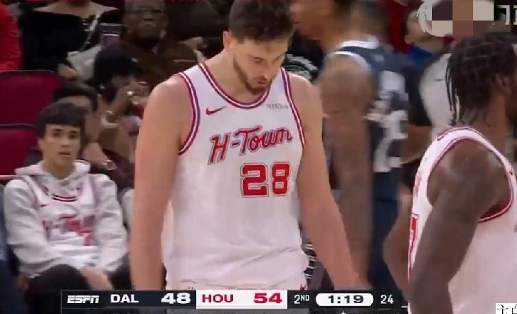 人见人爆！NBA火箭险胜独行侠，申京14分+14板+7助，第四节申老师上来之前领