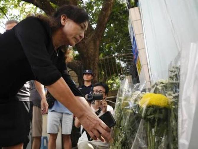 九一八纪念日这天，新加坡《联合早报》的报道反差感拉满。
当年日本侵略者给中国乃至