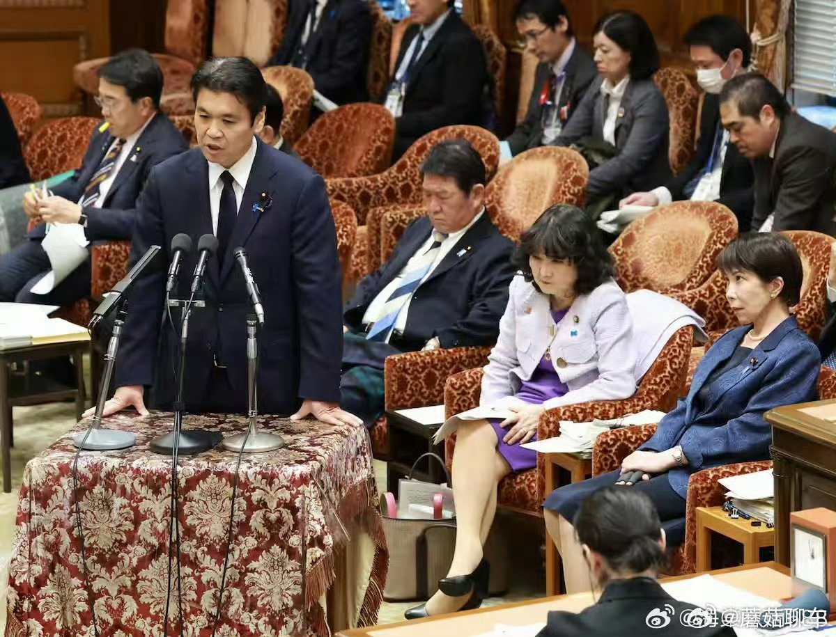 日本高官承认出轨高市让用工作弥补这话题词取的，我寻思这俩好上了呢什么玩意…… 