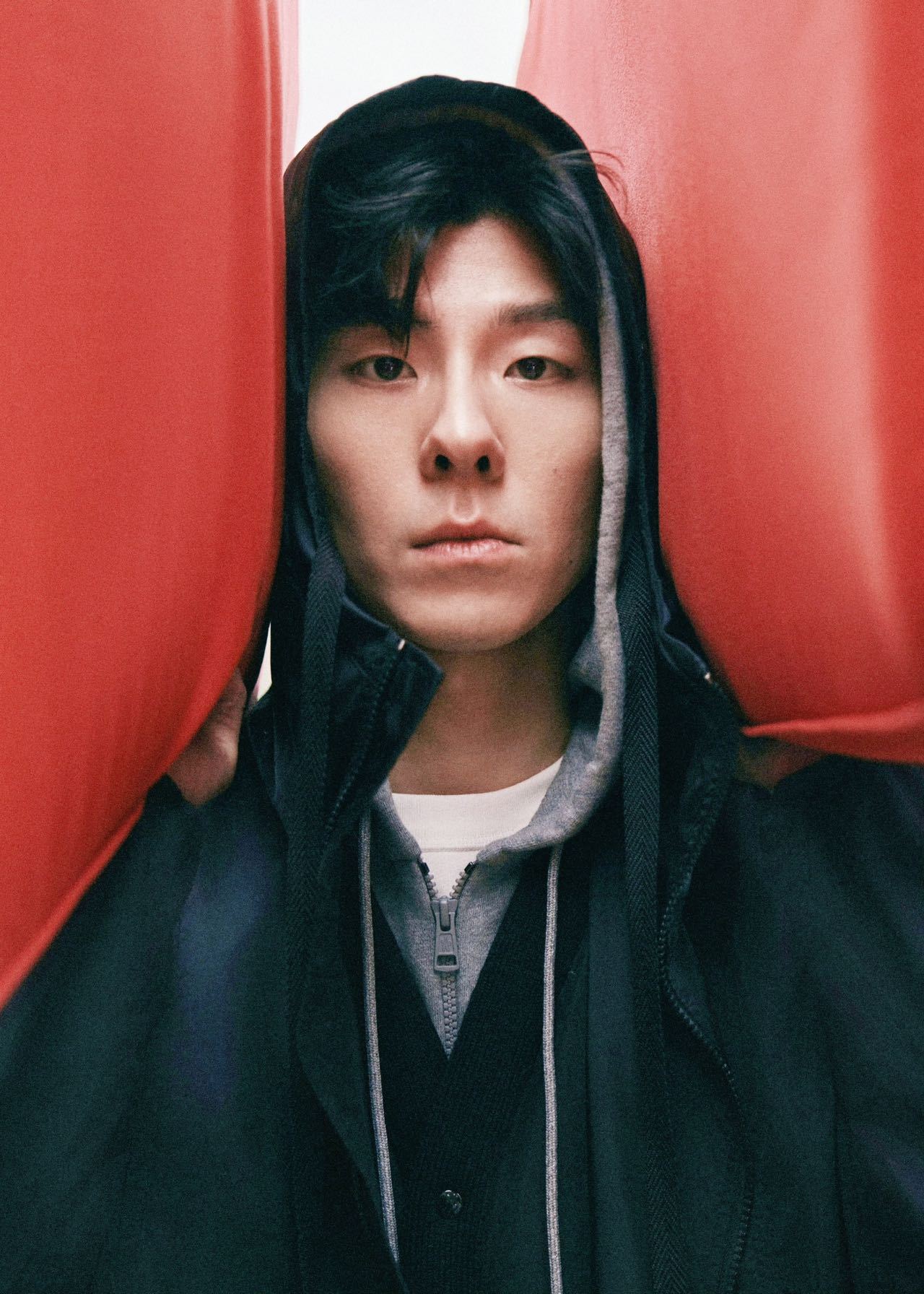 蒋奇明一年了还没出戏谁能想到拍完一年，蒋奇明还没从那口味道里出来。你以为他在回忆