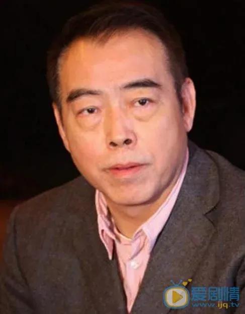 陈凯歌又被骂“飘了”！
综艺里点评新人演技，直接说“你这表演像没断奶”，
小姑娘