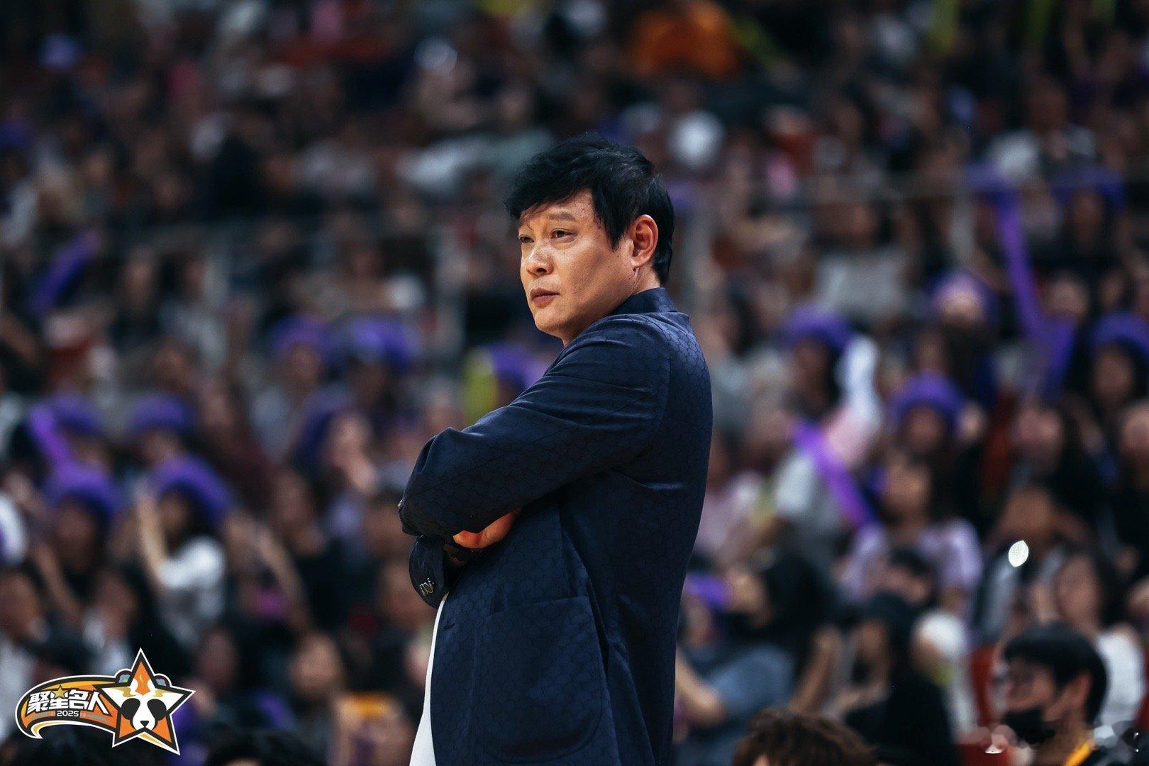 跨界体验了一次篮球教练，不一样的赛场，一样的激情澎湃！ ​​​