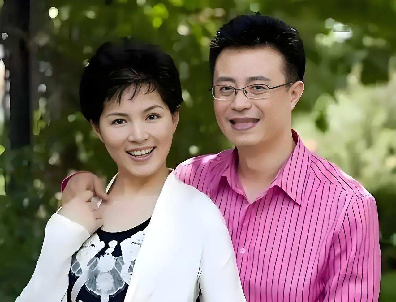 央视名嘴白燕升：妻子摔伤卧床两年，他撕碎离婚协议，患难相守不离不弃
 
央视名嘴