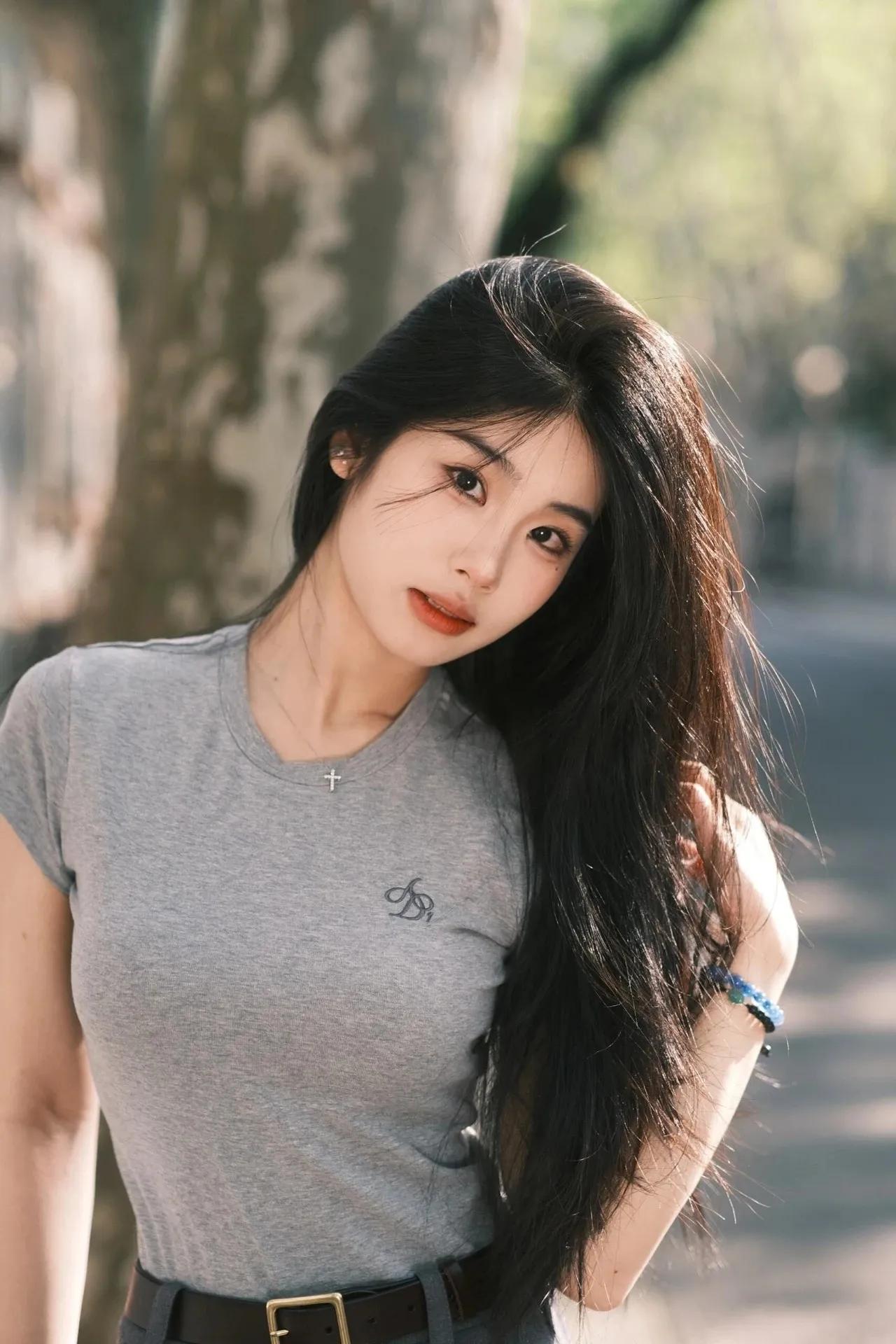 分享甜美小姐姐随手拍逆光下的温柔瞬间有哪些美女让人过目难忘？ 美女究竟能有多美