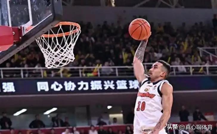 奎因和贝兹利就是同类型的球员[大笑][大笑][大笑]
广东队本赛季放弃了贝兹利，