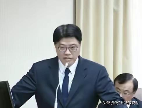 ​彻底不装了！不装了！

邱垂正公然摊牌，“台独”彻底疯了！
 
就在今日（23